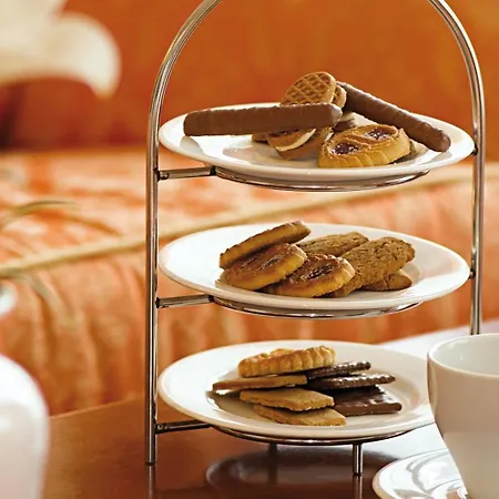 Victor's Residenz-hotel 4*