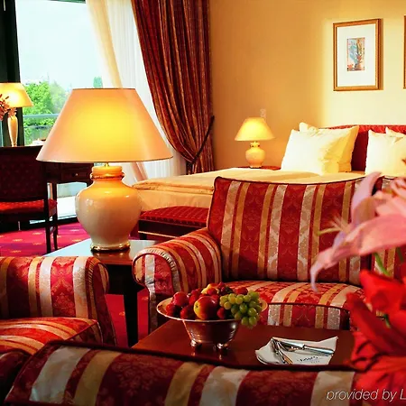 Victor's Residenz-hotel 4*