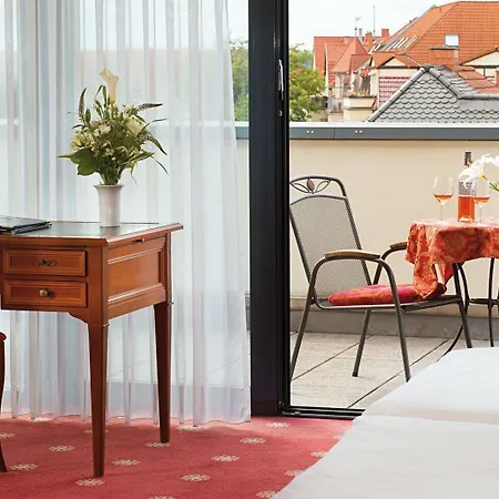 Victor's Residenz-hotel 4*