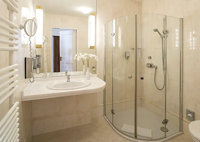 Victor's Residenz-hotel 4*